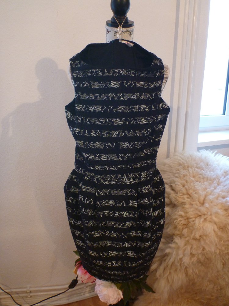 schwarz weiß gestreiftes Kleid von Esprit Gr. S/36