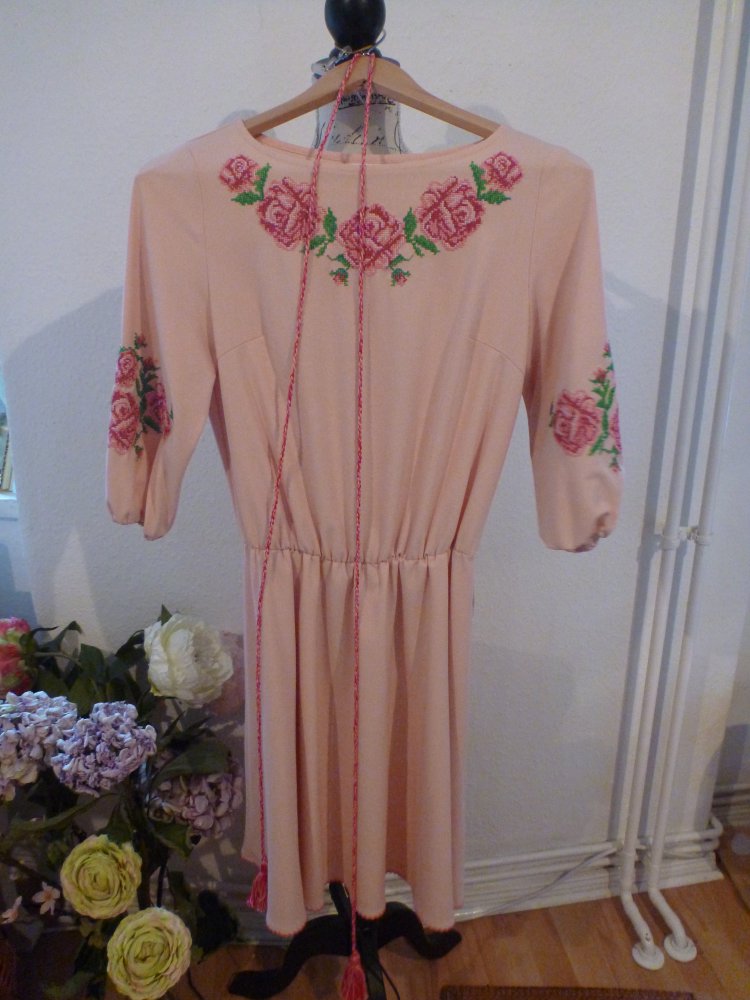 rosa Folklore Kleid, Gr. S/36