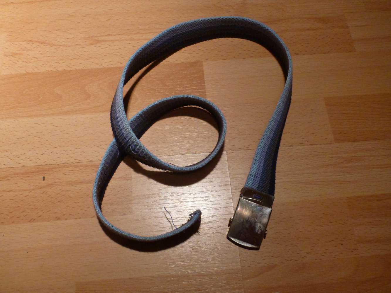 blauer Stoffgürtel