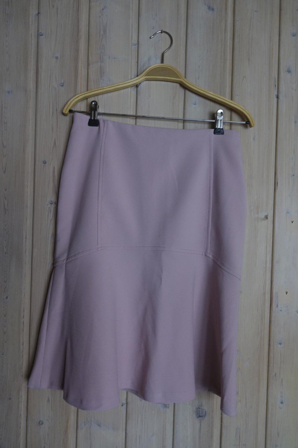 Schicker Rock in Rose