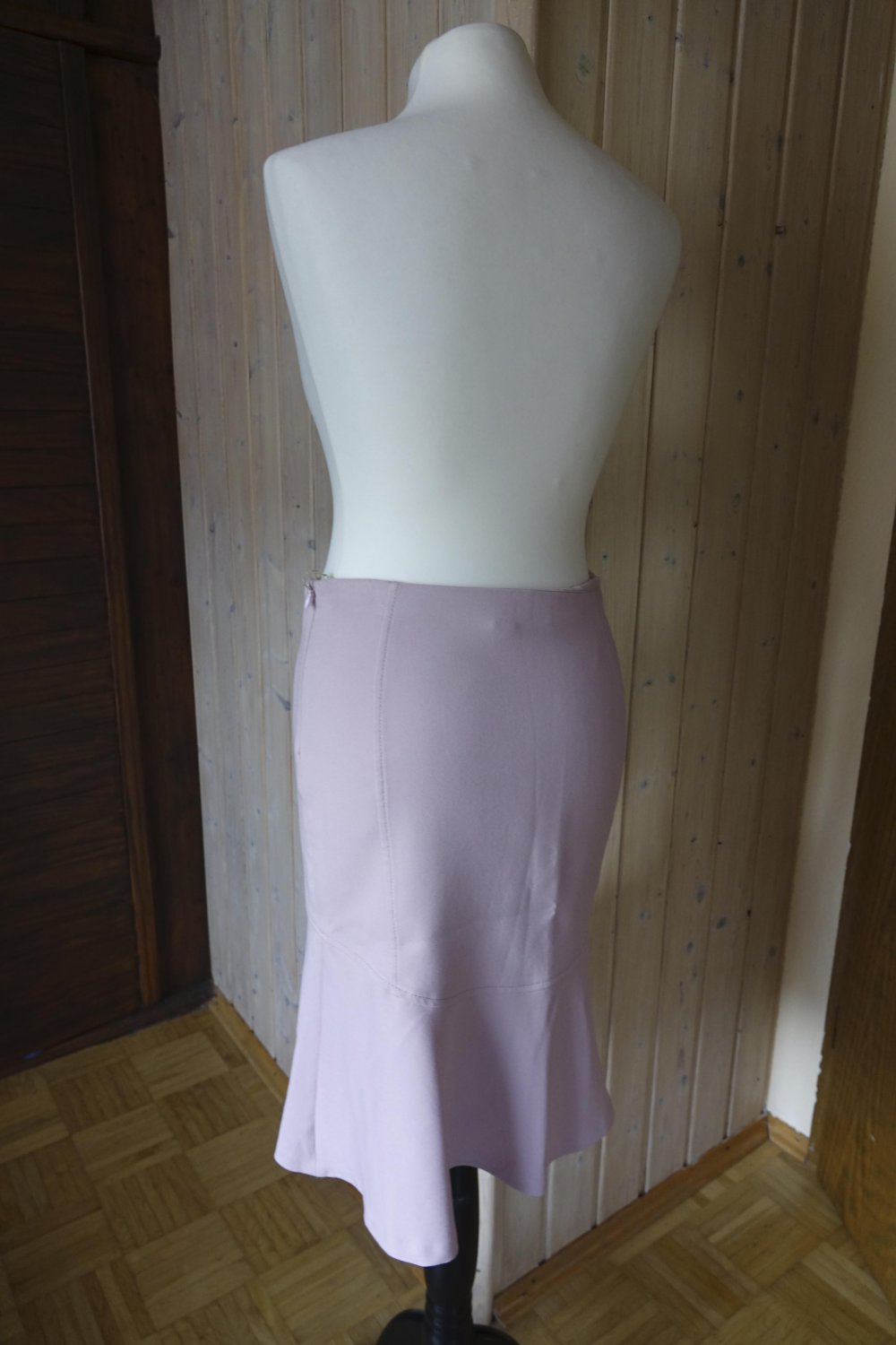 Schicker Rock in Rose