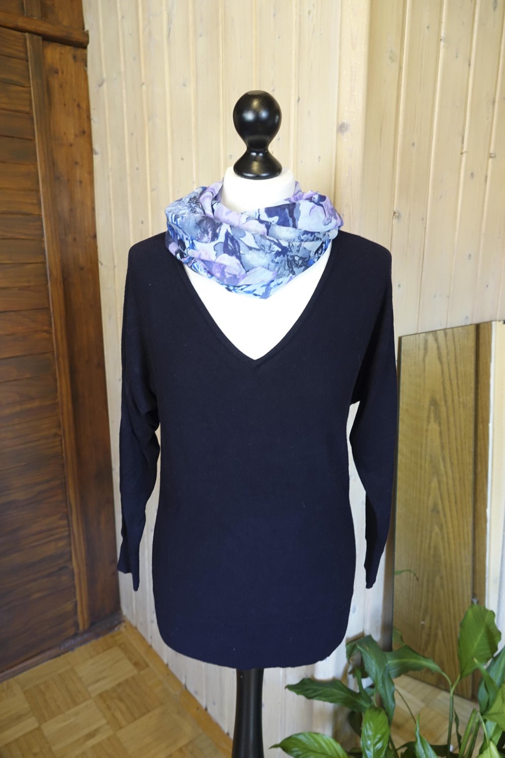 schöner Blauer Basic Pulli