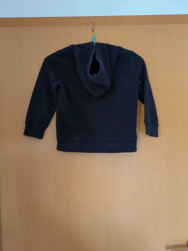 schwarzer Hoodie Gr.122