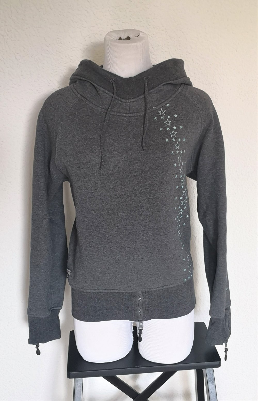 Hoodie / Kapuzen-Pulli von Titus, Gr. S/M, dunkelgrau