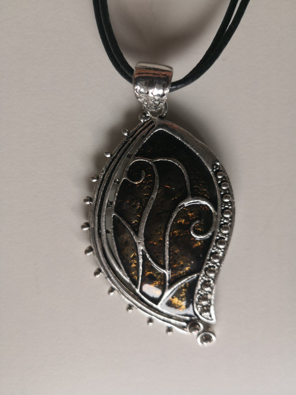 Halskette, großer Anhänger aus grünen Quarz