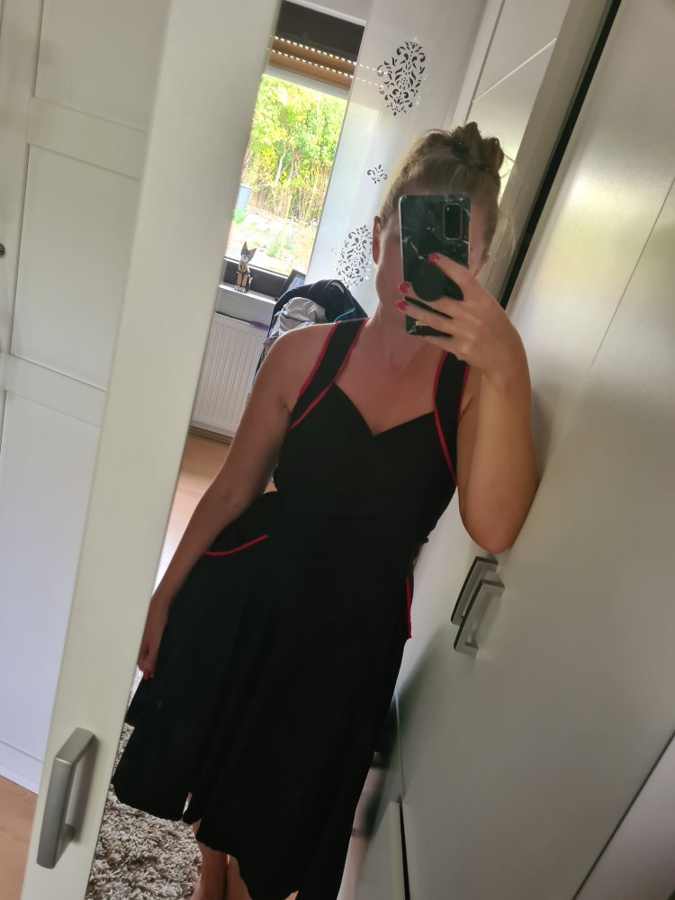 Kleid schwarz/rot EMP 36