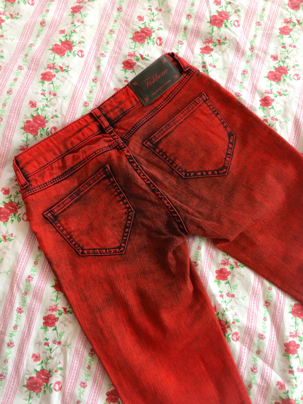Jeans rot/schwarz 