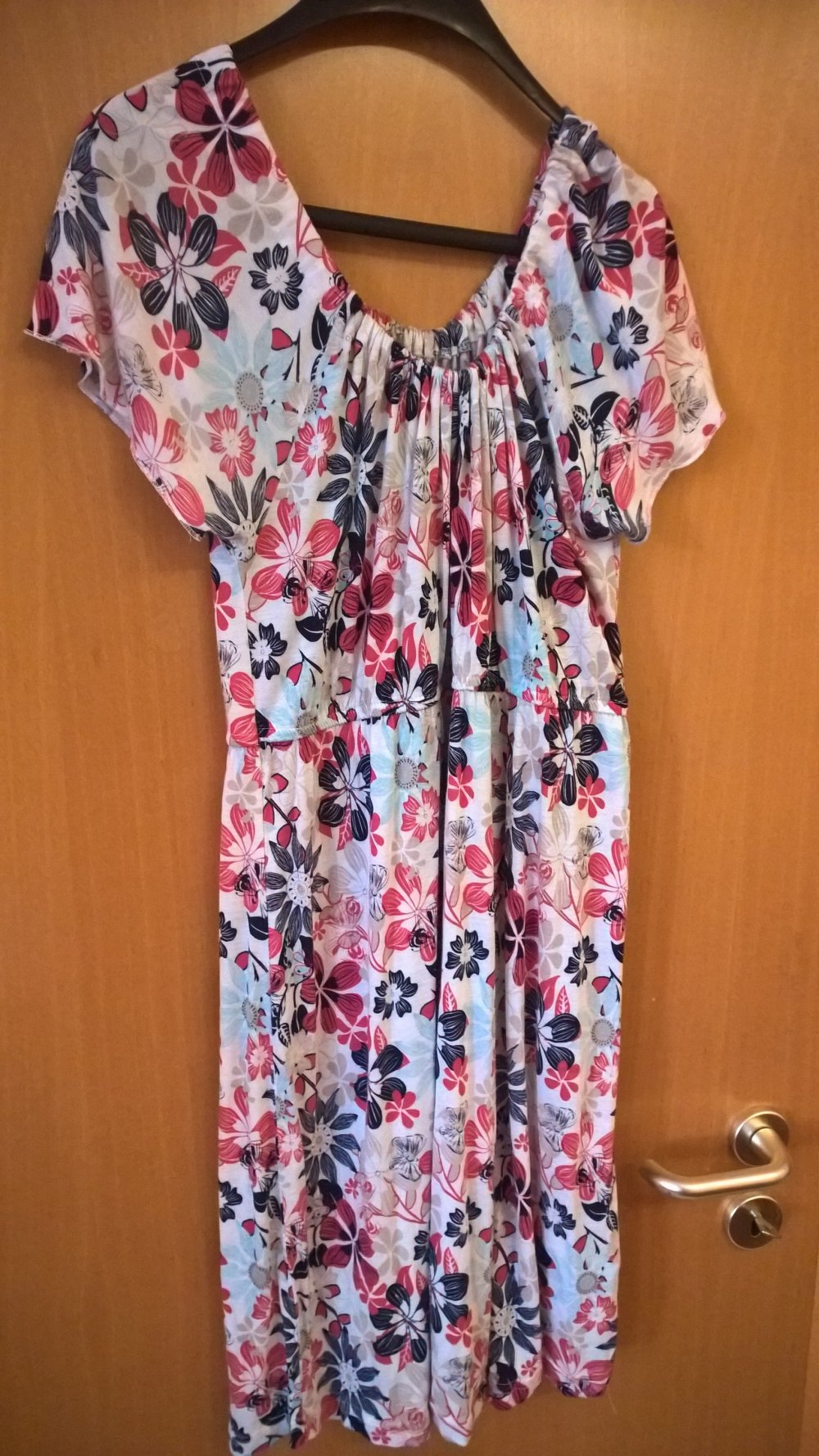 Kleid mit Blumen Gr. L