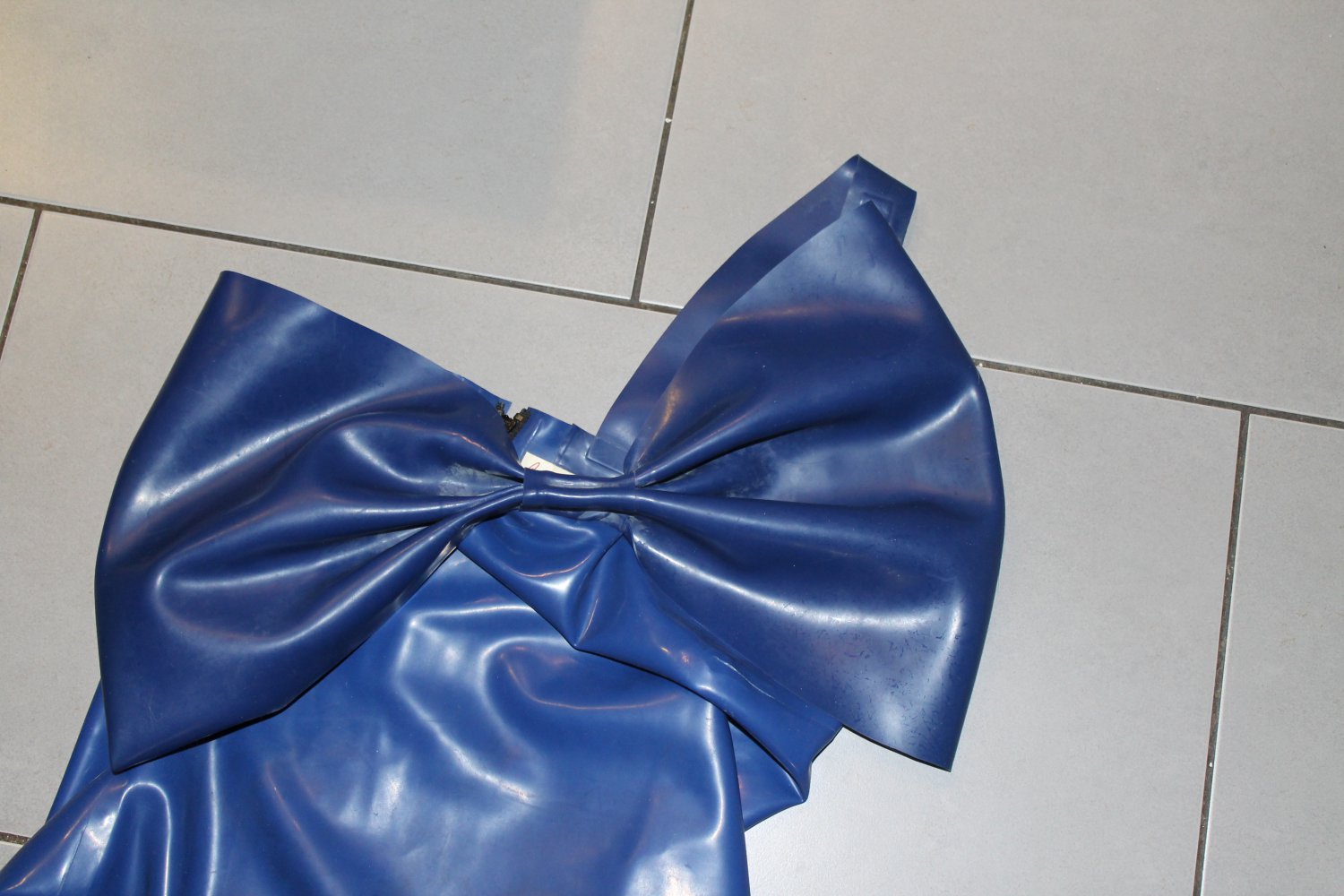 Latex Kleid im william wilde Style von AnatomicBomb