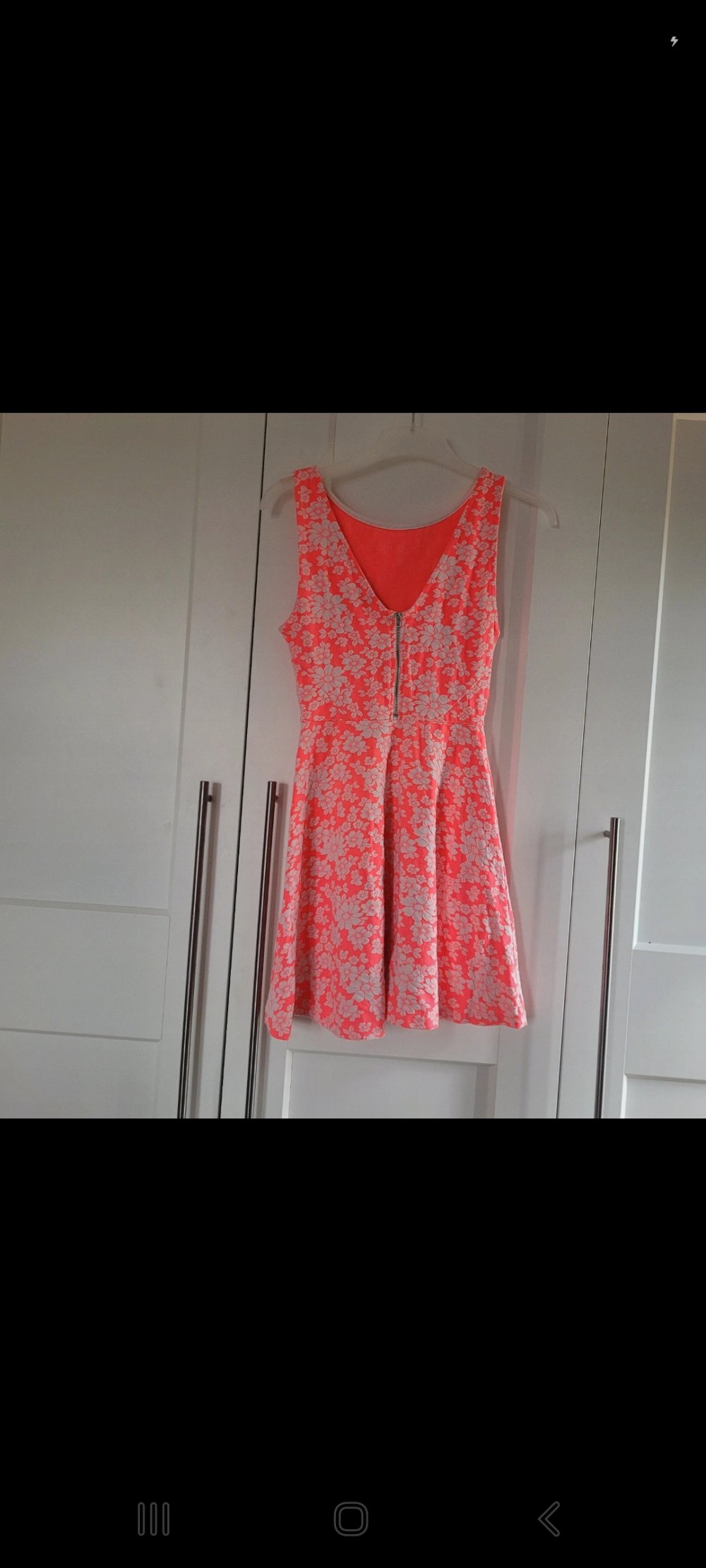 Kleid mit Blumen 