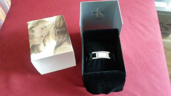 Zeitlose Calvin Klein-Uhr in Originalverpackung,