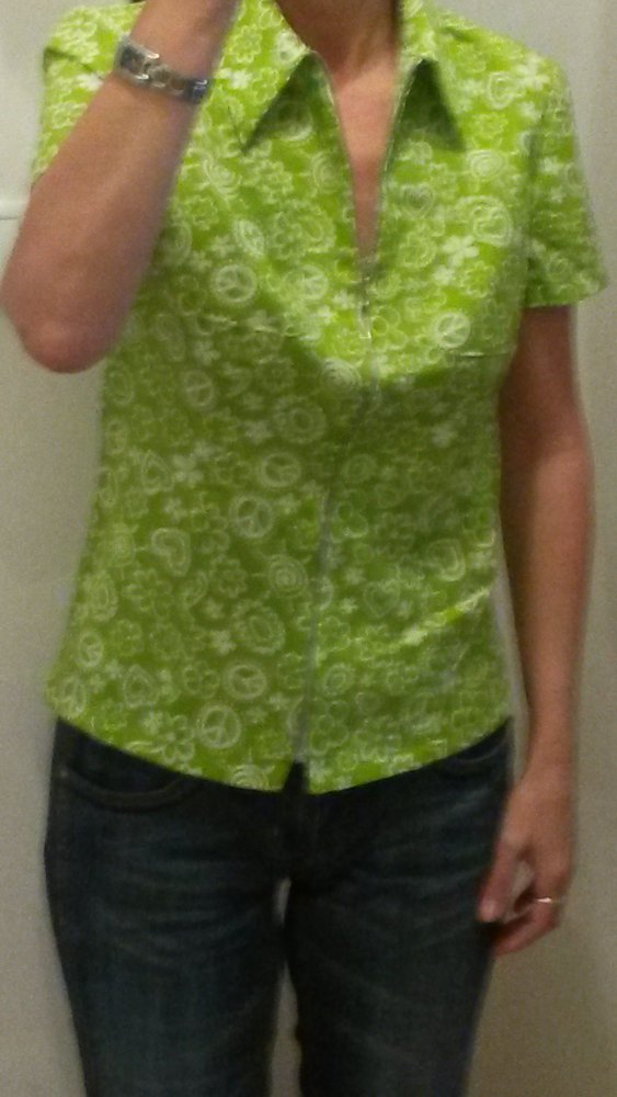 Witboy-Blusenshirt mit Reißverschluß in Größe M,