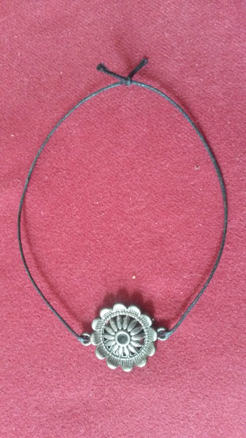 Armband zum Verknoten,