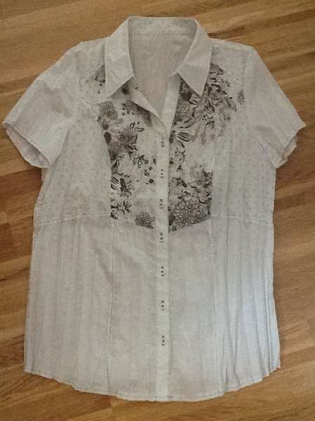 Crinkle-Bluse in creme-hellbraun,