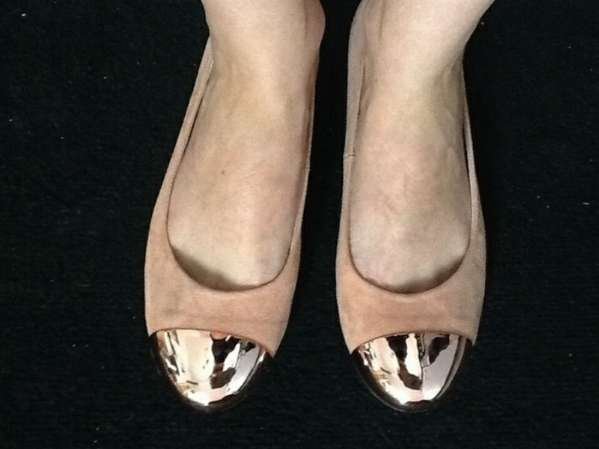 Rosa Ballerina mit rosa glänzender Platte,