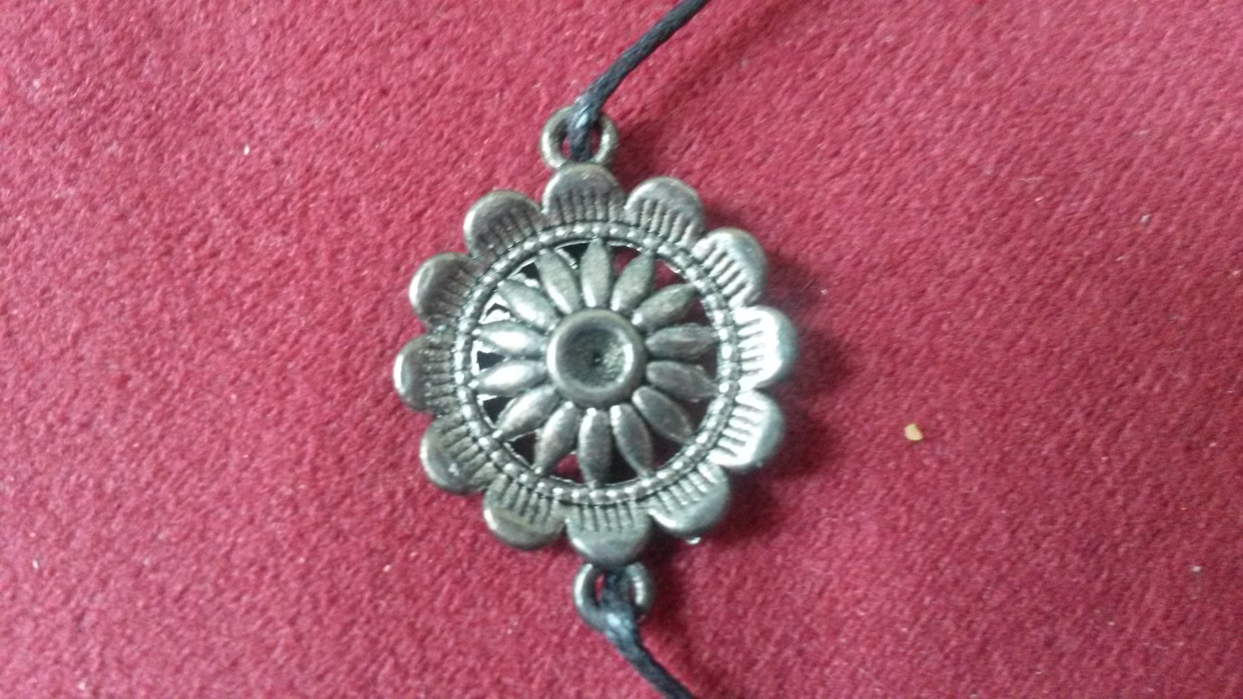 Armband zum Verknoten,