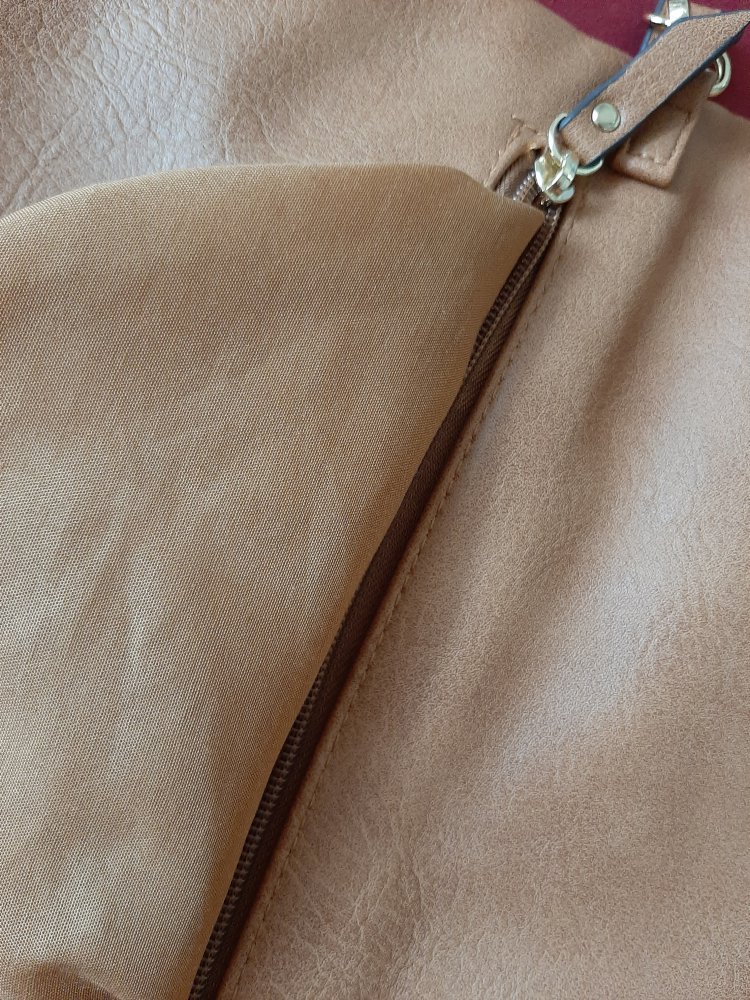 Braune Handtasche, nur 1 x benutzt, siehe