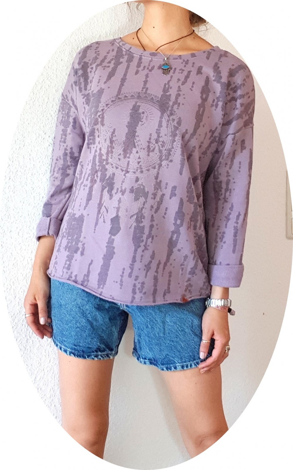 Tue vintage! Lila Surfer-Pulli im Batik-Look