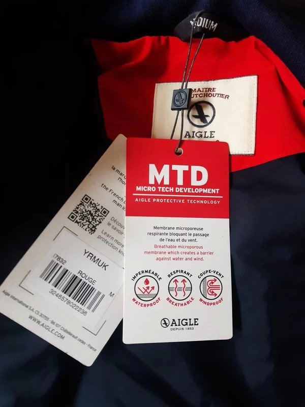NEU! Rote Regenjacke von Aigle, Modell YRMUK