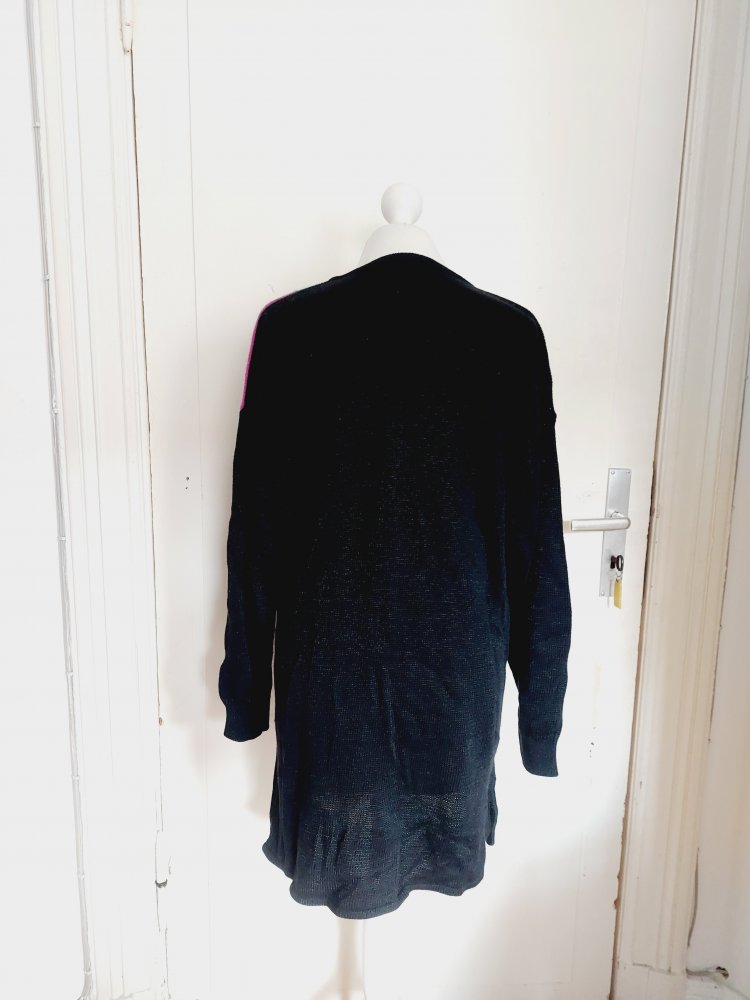 Hochwertiges Pulloverkleid mit Retromuster