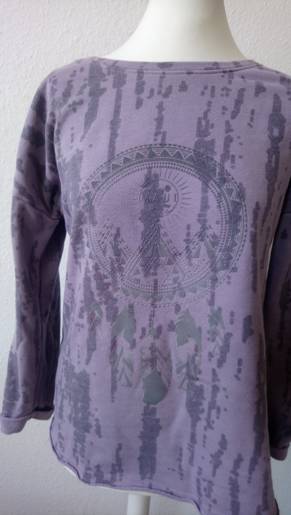 Tue vintage! Lila Surfer-Pulli im Batik-Look