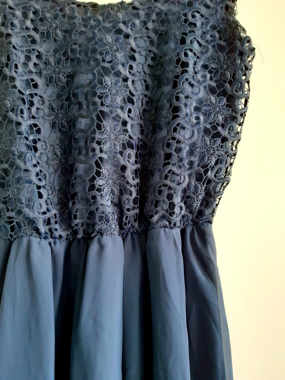 blaues Kleid