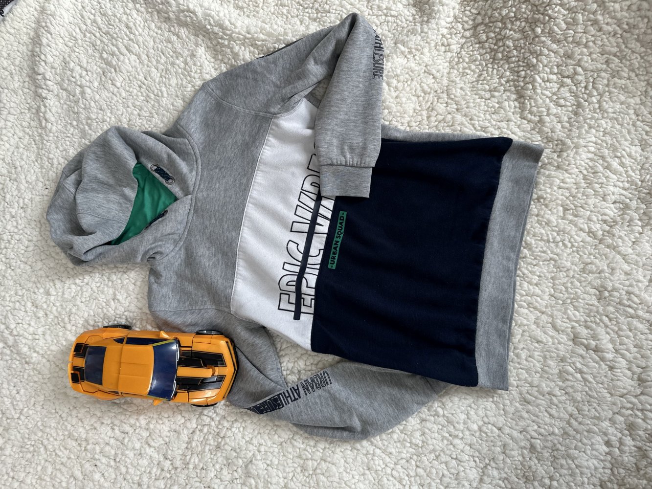 Kapuzenpullover * div. Marken * Gr. 146/152 (Preis pro Pulli)