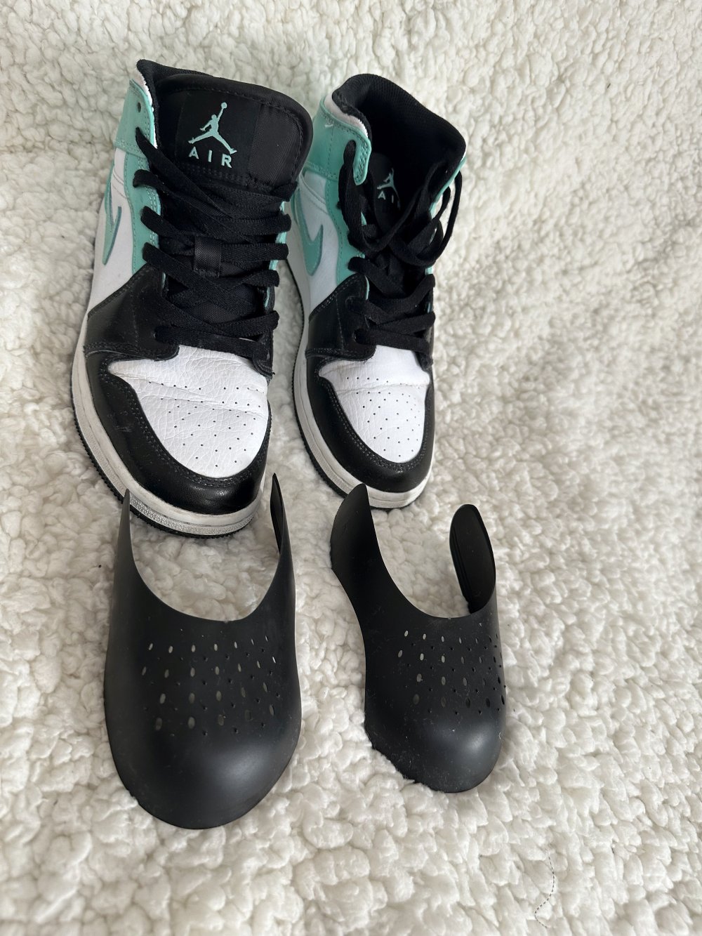 * NIKE Air Jordan 1 Mid Igloo Island * Buben * Gr. 37,5 (inkl. Schuhfaltenschutz)