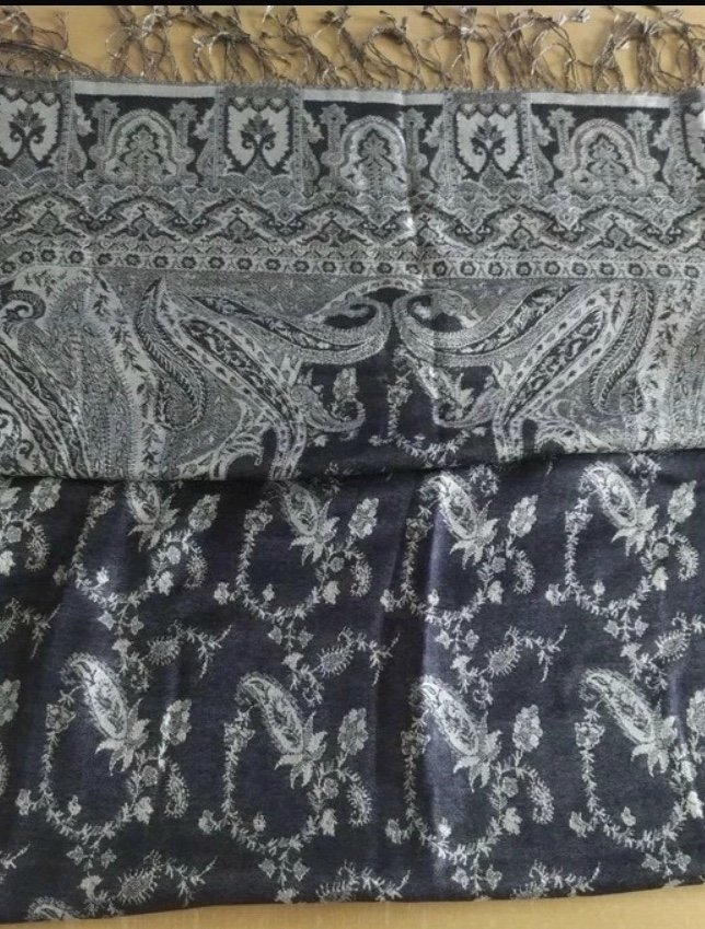 Schal mit Paisleymuster