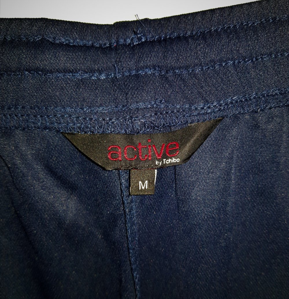 Tchibo -- Sporthose -- Shorts -- Gr.M