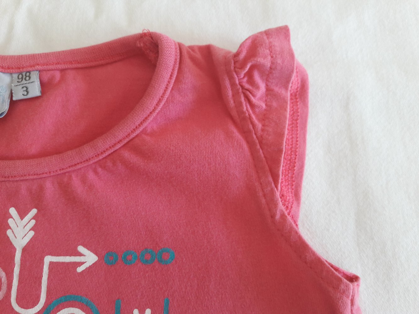 Shirt, pink mit weiß/rosa/türkisem Aufdruck, Gr. 98