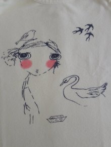 Shirt, gelb mit Gesicht und Schwan, Gr. 98/104