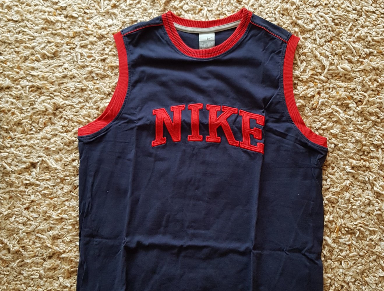 Nike Vintage Shirt Unisex Gr. L dunkelblau / rot