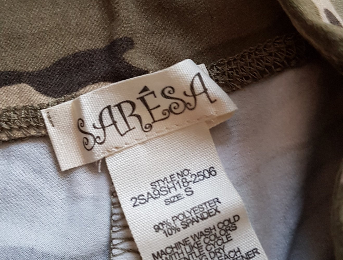 Kurze Sport Leggings Camouflage khakigrün beige Gr.S