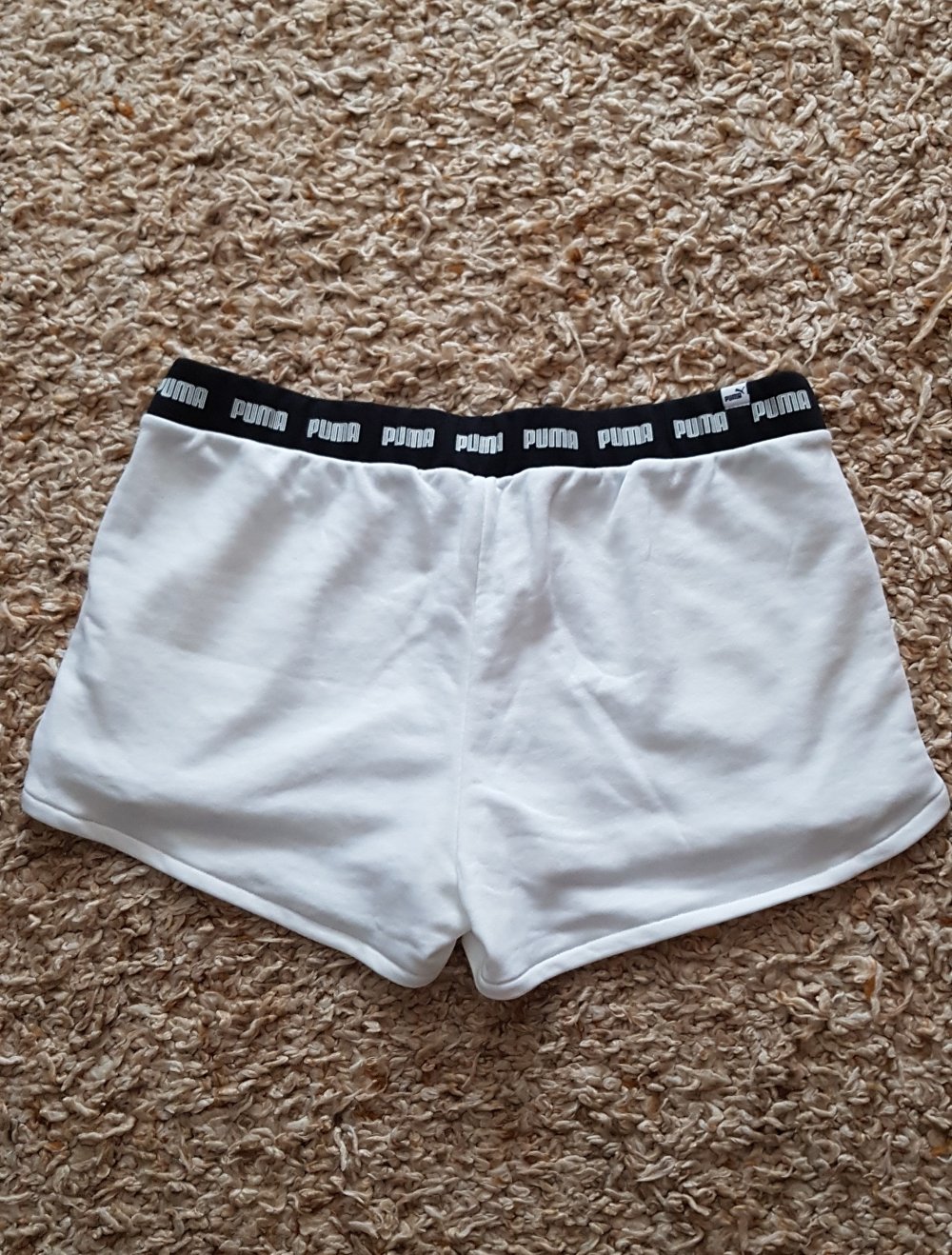 Neu! Puma weiße Shorts mit Logo Gr.XL