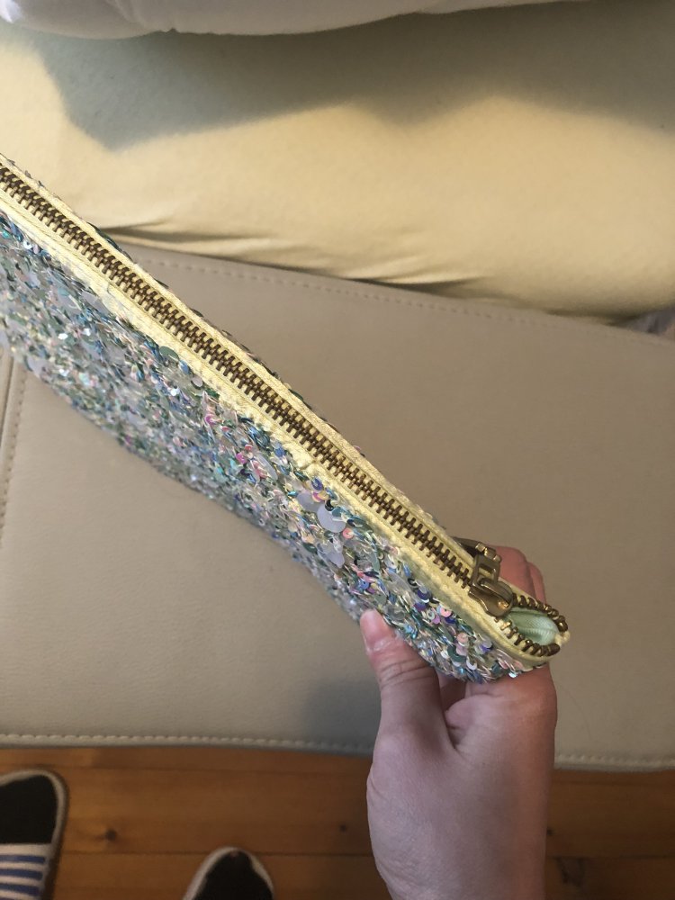 Sommerkleid plus passende Tasche dabei