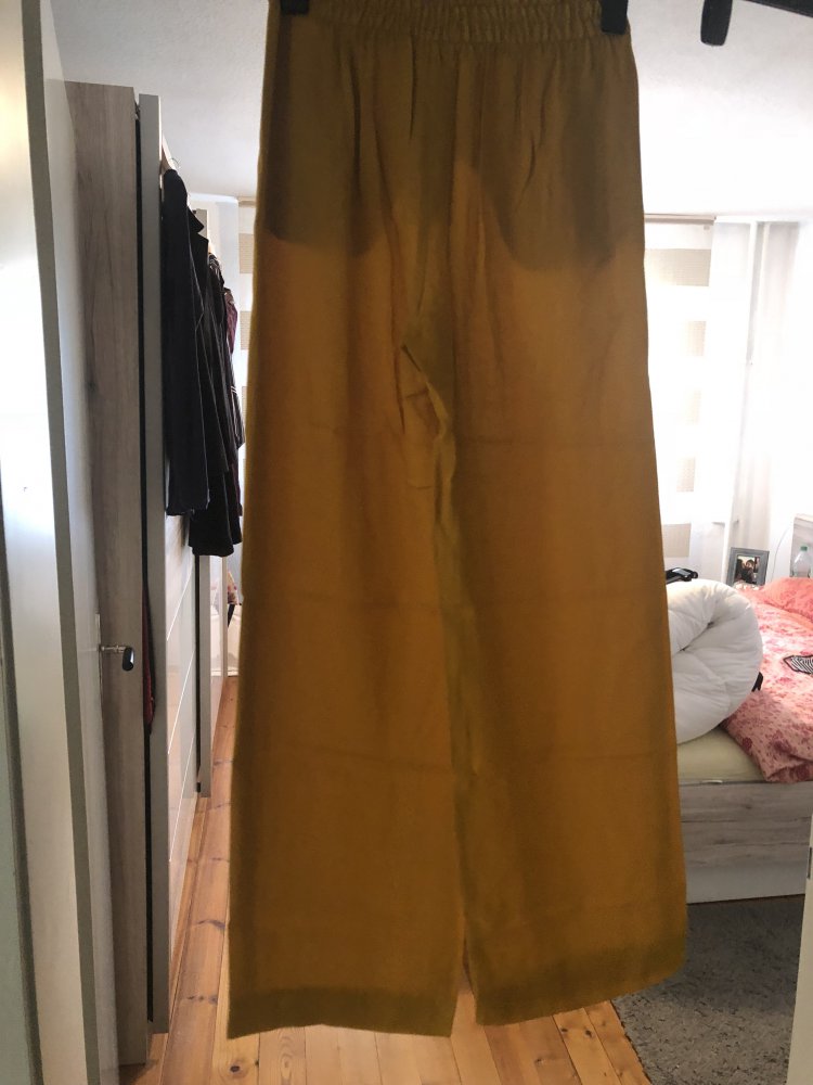 Senfgelbe Sommerhose 