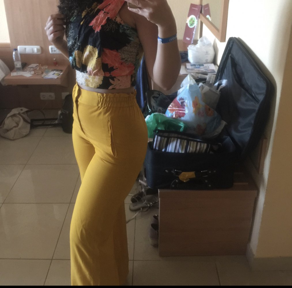 Senfgelbe Sommerhose 