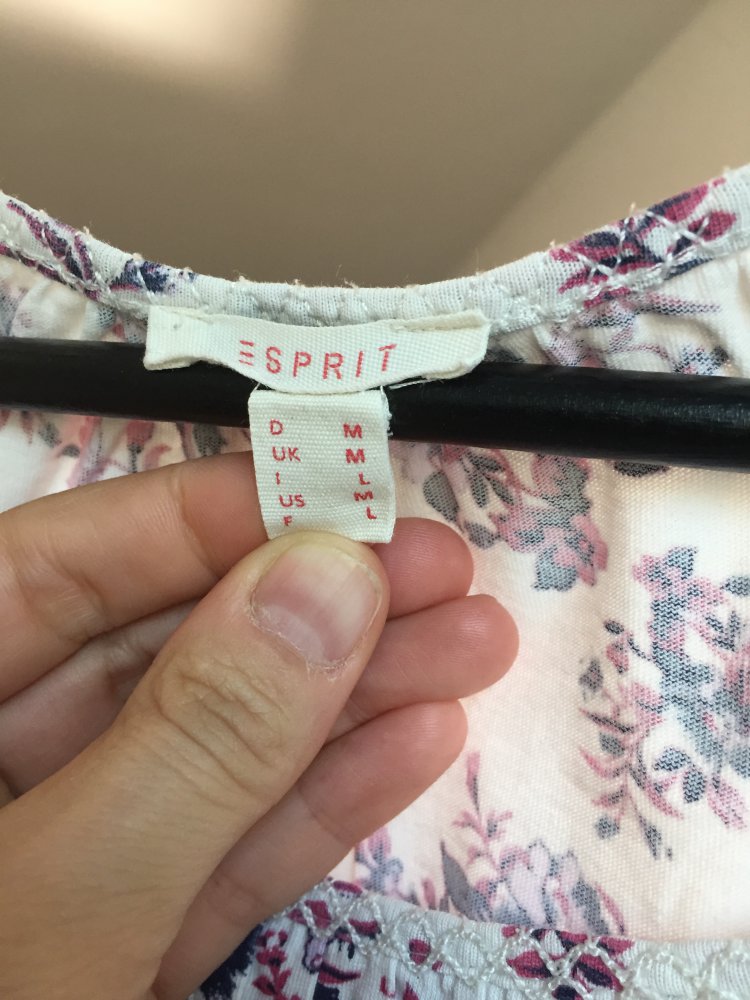 Damen T-shirt weiss mit Blumen