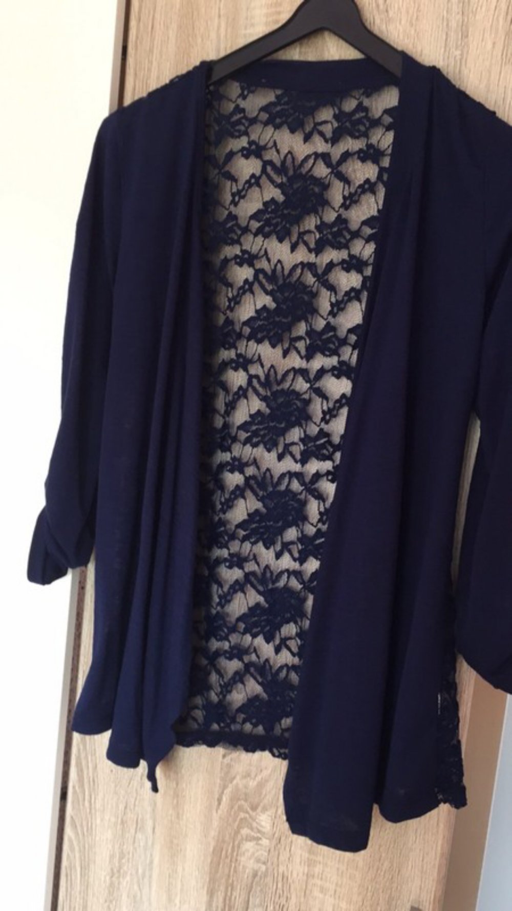 schöne jacke mit spitze am rücken 