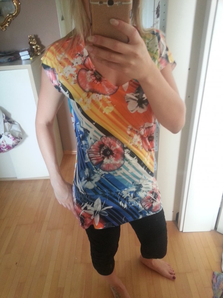 Sommer Shirt Bunte Hibiskus Gr. S
