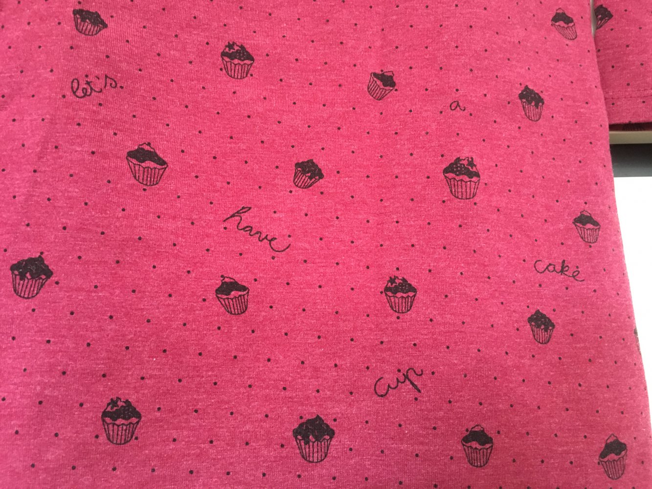 Shirt Sweatshirt 3/4 Arm rotviolett mit Cupcake-Print S