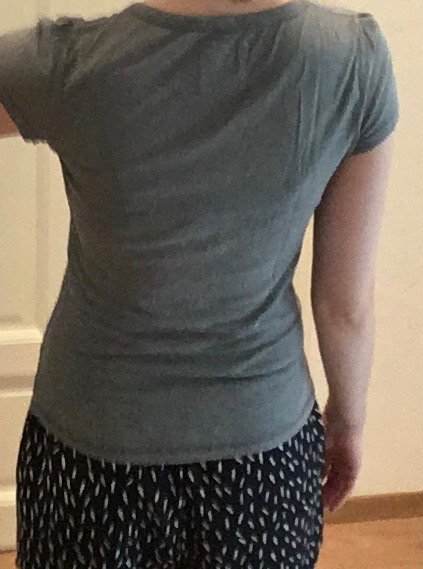 T-Shirt, hellblau/blaugrau mit Verzierungen