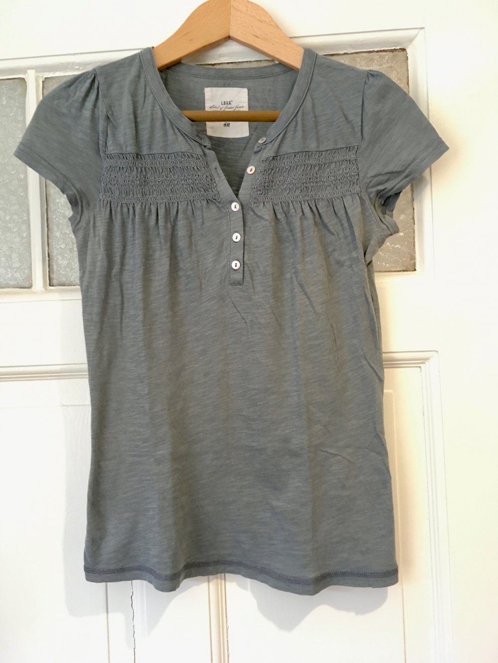 T-Shirt, hellblau/blaugrau mit Verzierungen