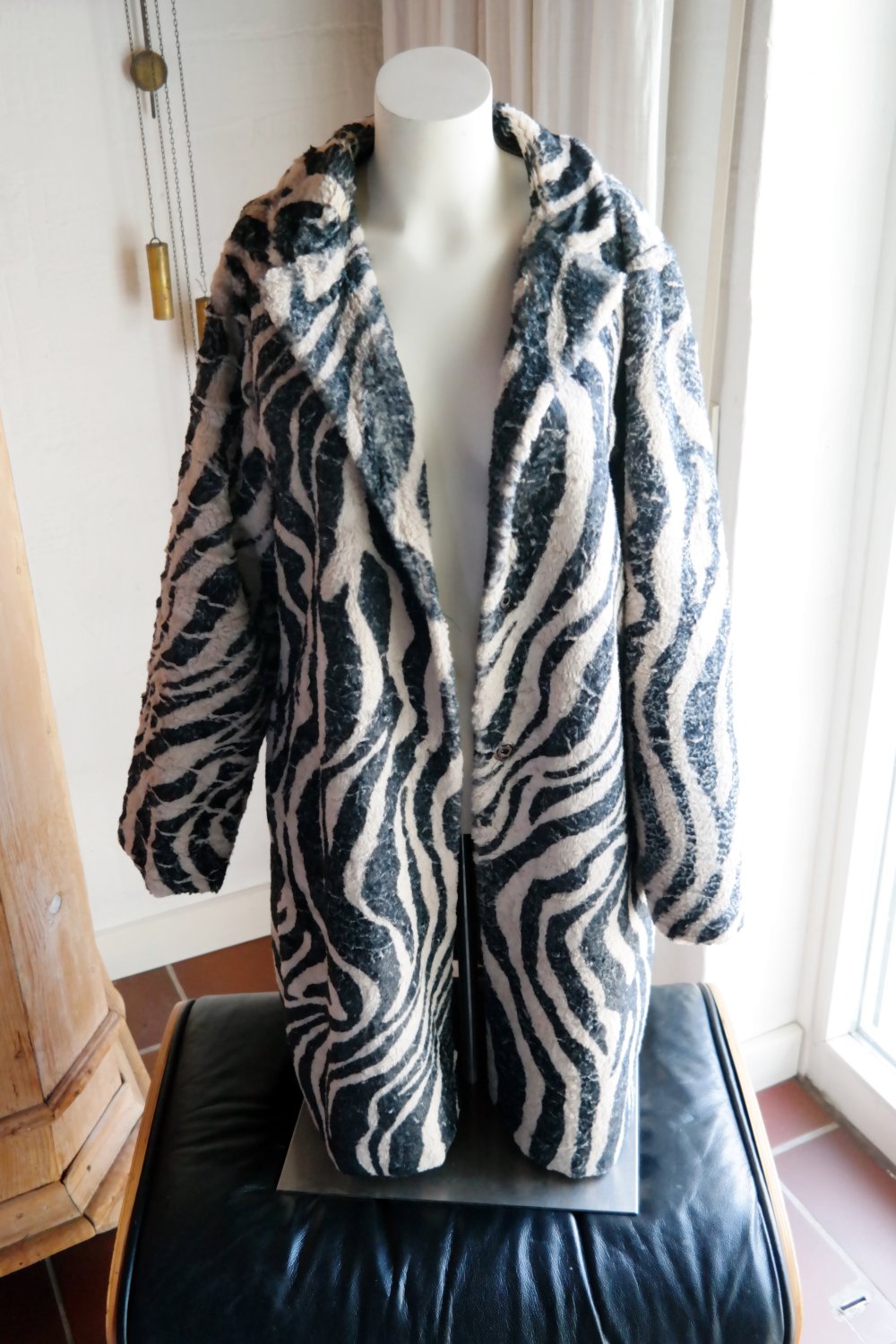 Morgan Mantel Teddyfell Teddymantel schwarz weiß gemustert Zebra M 38 elegant Teddy