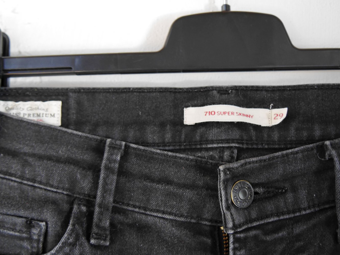 Levis 710 Super Skinny Jeanshose Jeans Hose schwarz 29 Röhre S M 36 38 Stretch