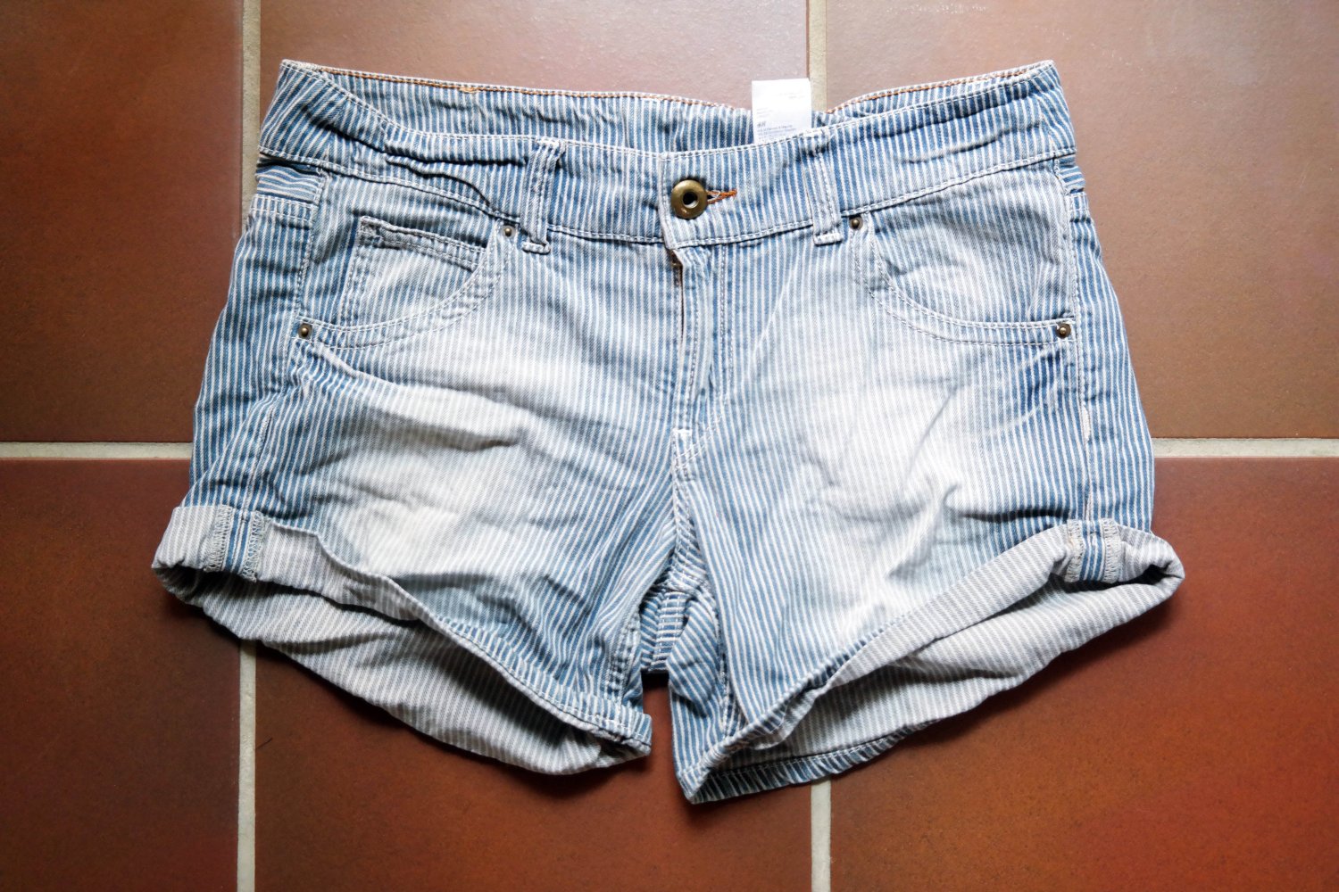 H&M Divided Jeansshorts Hotpants kurze Hose weiß blau Streifen gestreift 40 L