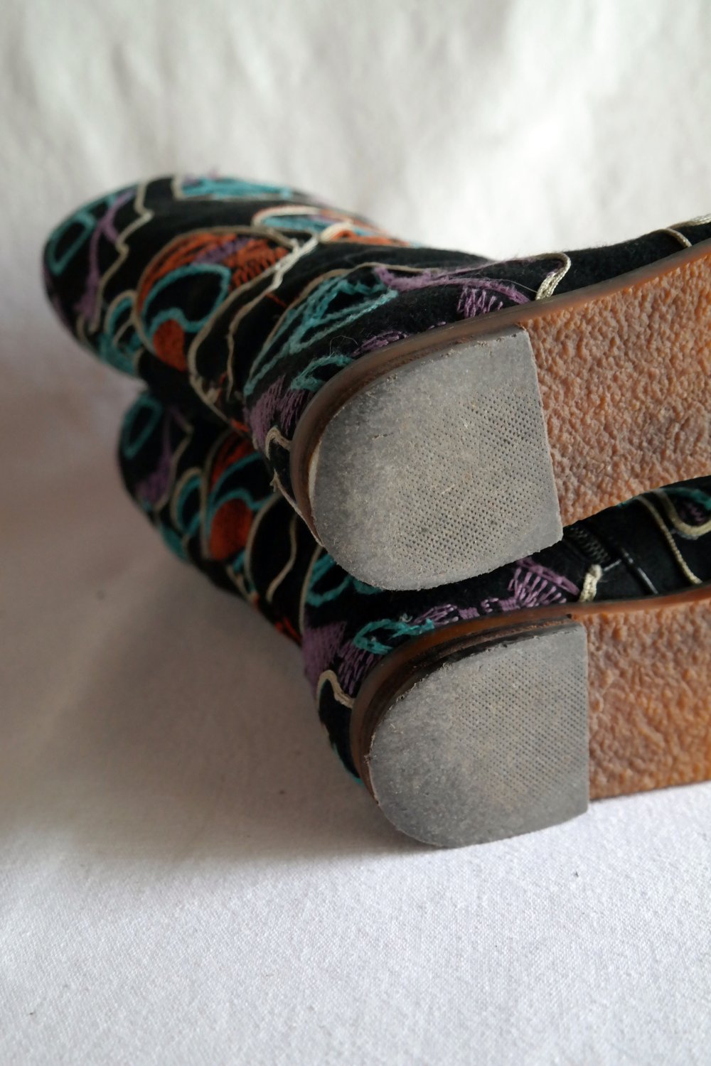 Vintage Stiefel schwarz bunt Wollwalk Hippie Ethno Wolle bestickt 38