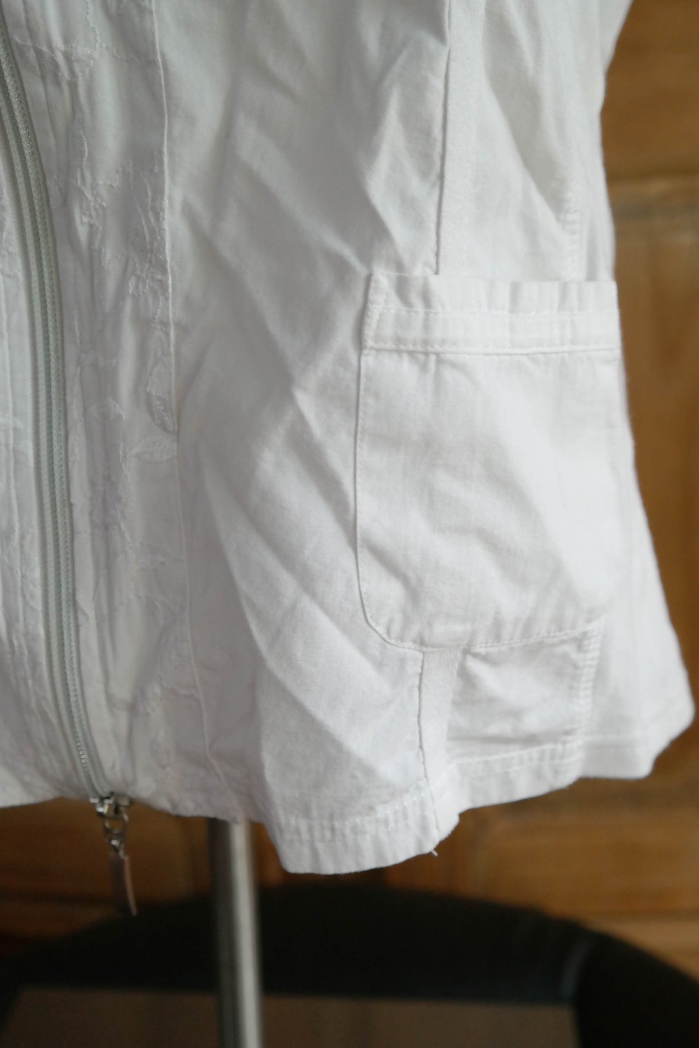 Shirt Hemd Reißverschluss weiß Stickerei Taschen leger Biesen L 40 Sommer