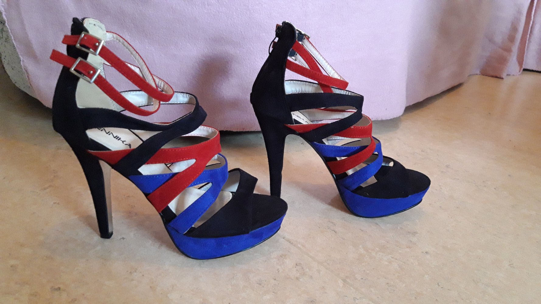 Samtige Heels